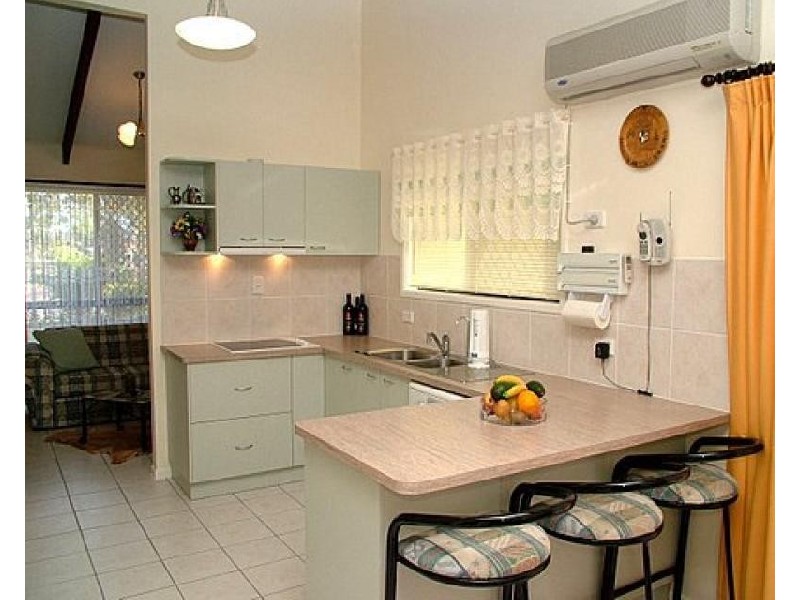 7 SEABREEZE LANE, Point Vernon QLD 4655