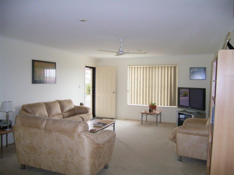 9 Moonstone Drive, Urangan QLD 4655