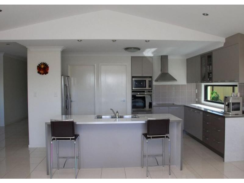 68 Long Street, Point Vernon QLD 4655