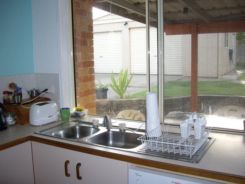 12 DELORAINE AVENUE, Urangan QLD 4655