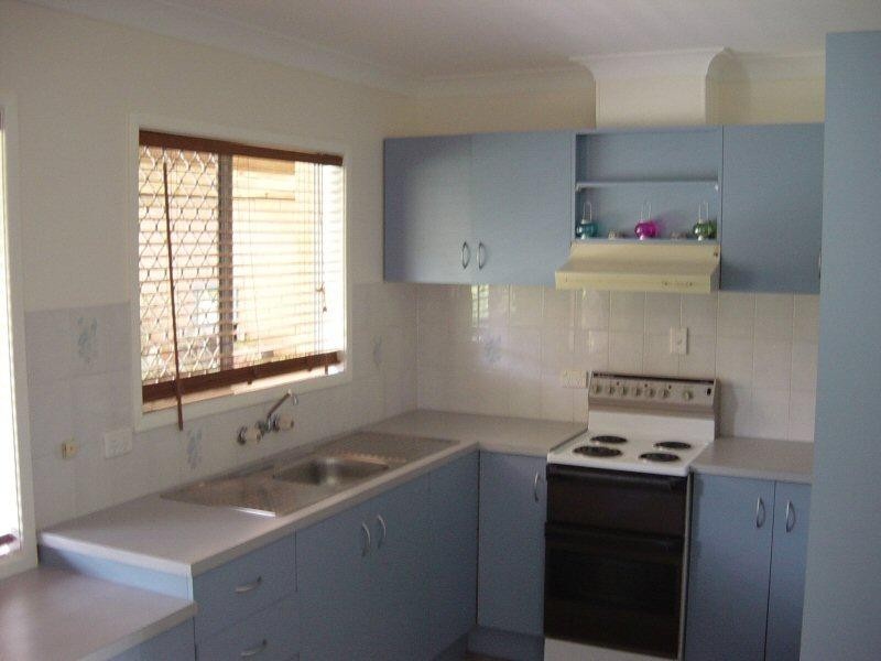 32 Long Street, Point Vernon QLD 4655