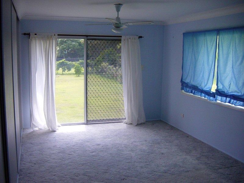 32 Long Street, Point Vernon QLD 4655
