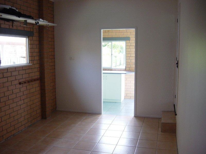 32 Long Street, Point Vernon QLD 4655
