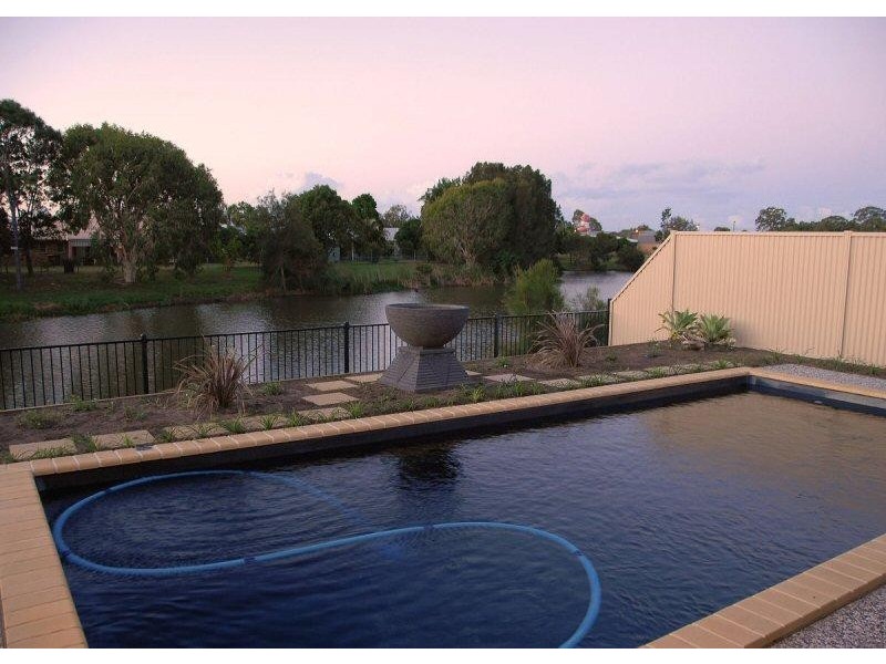 6 Harrison Circuit, Urangan QLD 4655