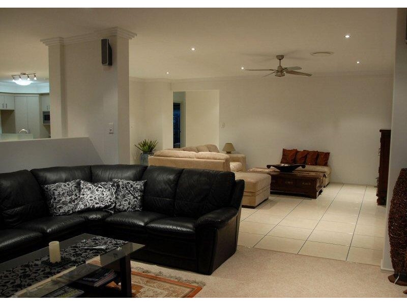 6 Harrison Circuit, Urangan QLD 4655