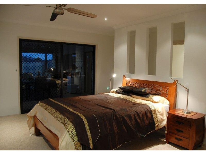 6 Harrison Circuit, Urangan QLD 4655