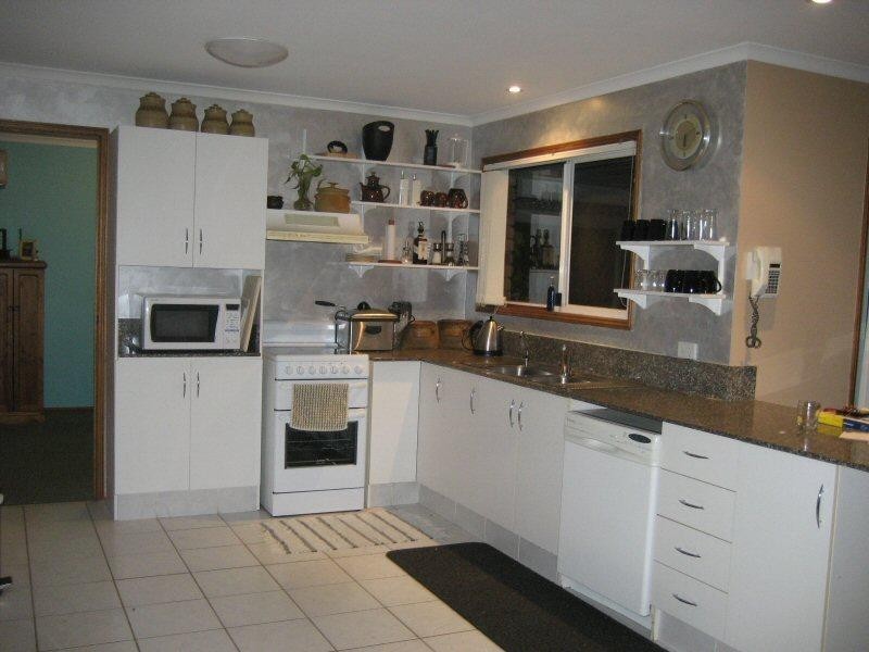 64 CORFIELD STREET, Point Vernon QLD 4655