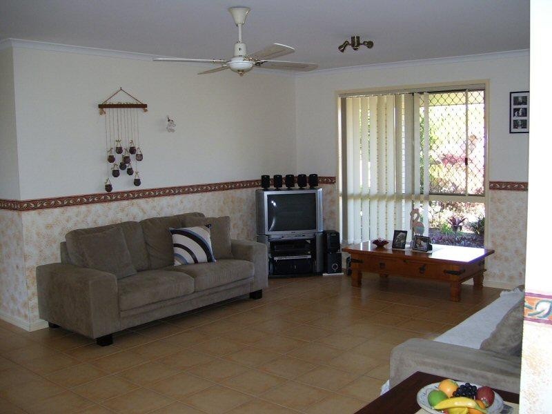 21 HYPERNO ROAD, Point Vernon QLD 4655