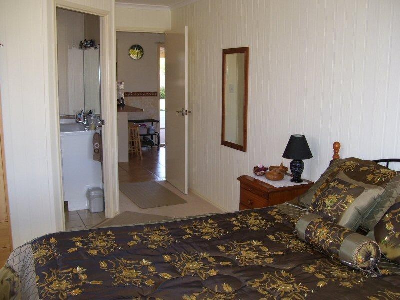 21 HYPERNO ROAD, Point Vernon QLD 4655