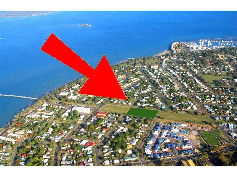 4 Pilot Street, Urangan QLD 4655