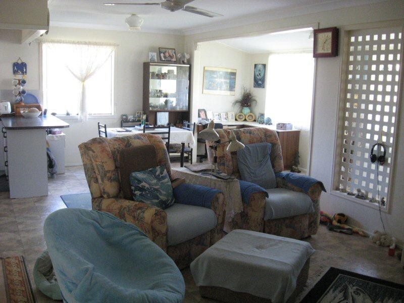66 Kent Street, Urangan QLD 4655