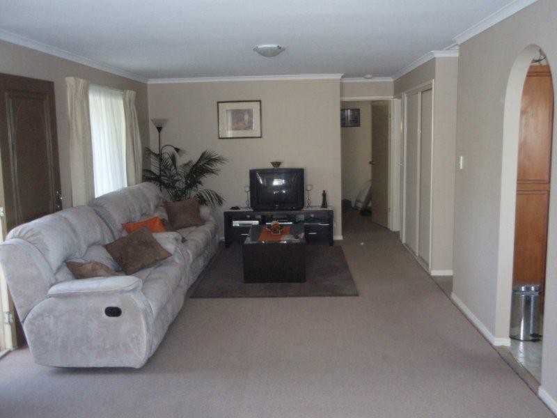 10 Tenimby Street, Pialba QLD 4655