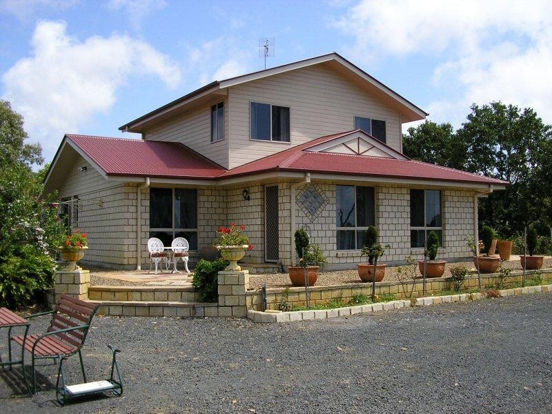 8 Moys Road, Booral QLD 4655