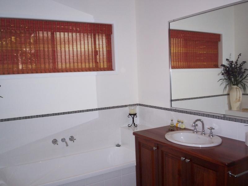 6 Hawk Court, Dundowran Beach QLD 4655