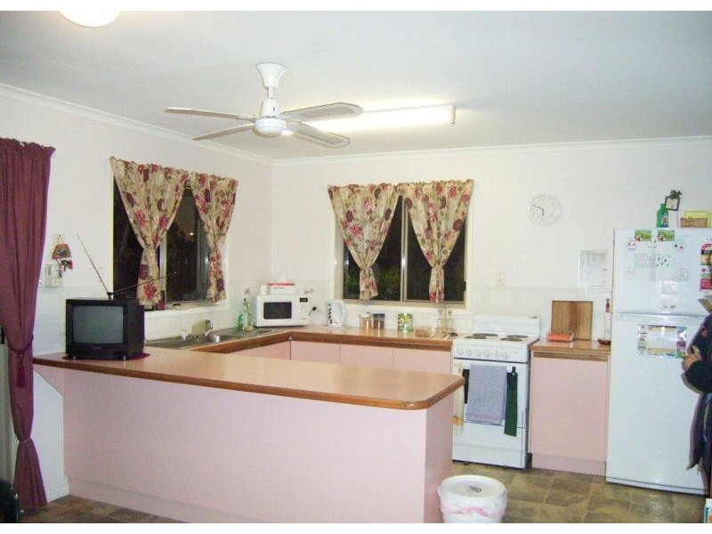 9 Toohey Court, Torquay QLD 4655