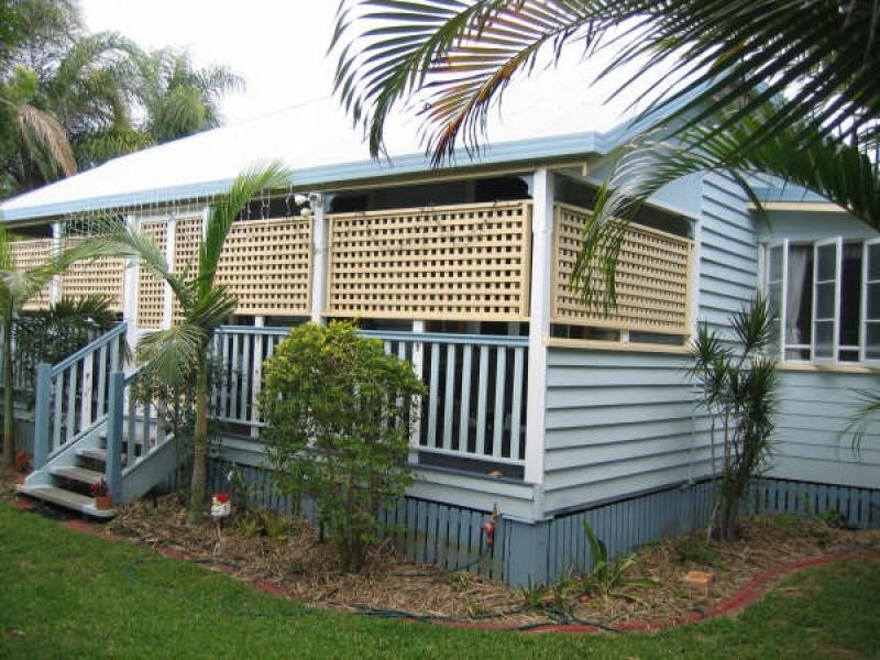 25 Robert Street, Torquay QLD 4655