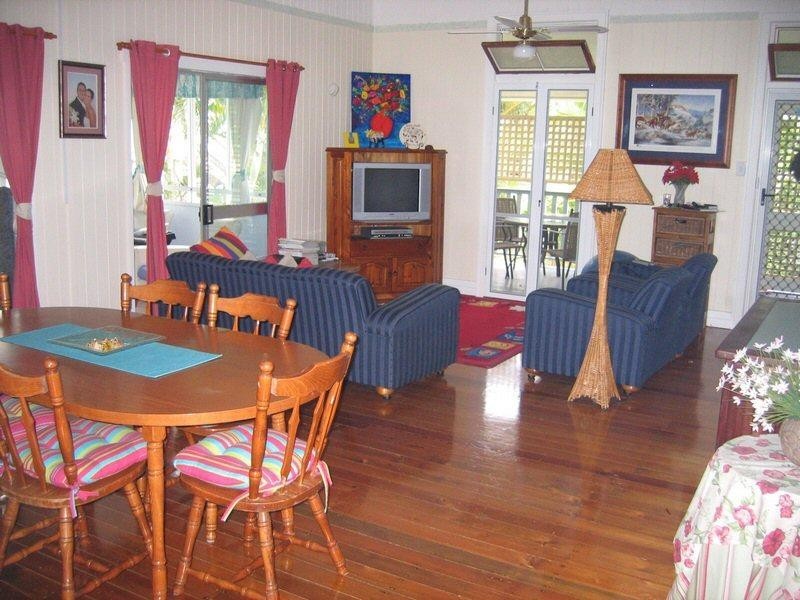 25 Robert Street, Torquay QLD 4655