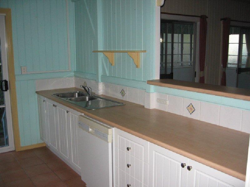 25 Robert Street, Torquay QLD 4655