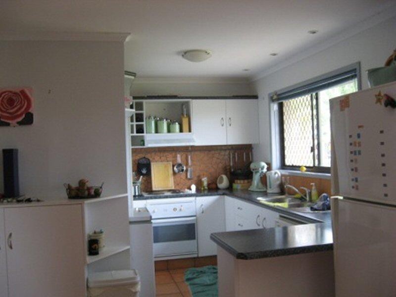 106 EXETER STREET, Torquay QLD 4655