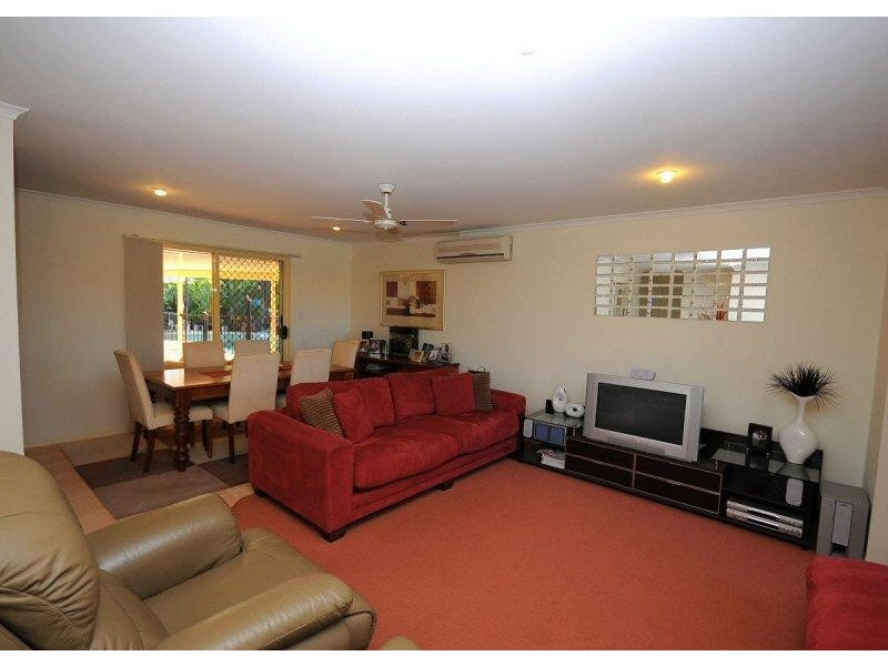 11 Aqualine Drive, Point Vernon QLD 4655