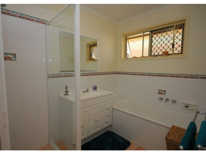 11 Aqualine Drive, Point Vernon QLD 4655