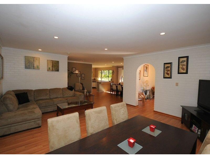 14 Boundary Road, Urangan QLD 4655