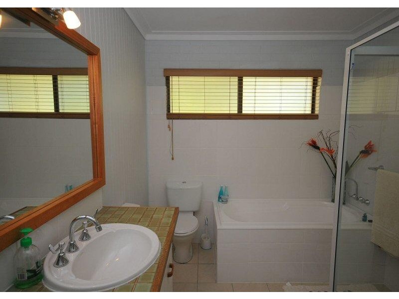 14 Boundary Road, Urangan QLD 4655