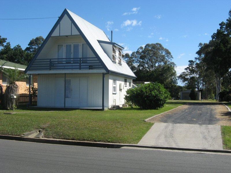 35 Stephenson Street, Pialba QLD 4655