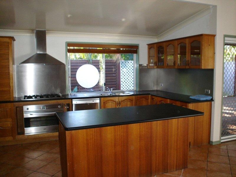 32 CARRICK WAY, Wondunna QLD 4655