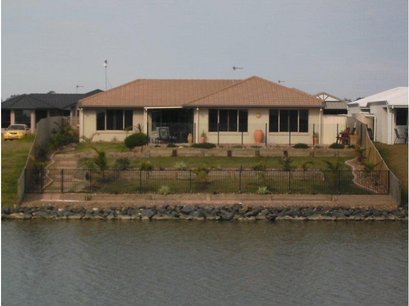 54 EARL ST VINCENT CIRCUIT, Eli Waters QLD 4655