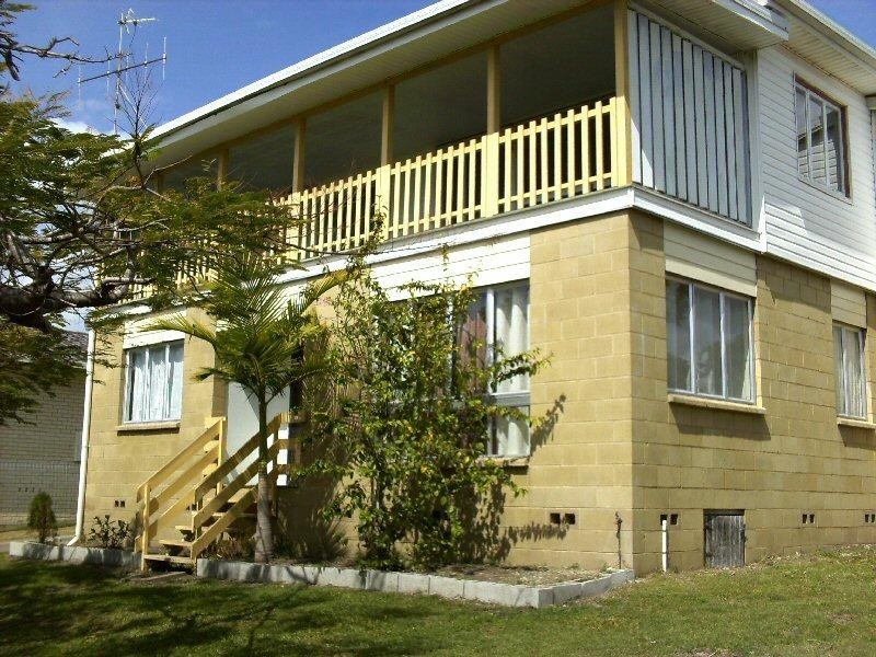 49 Kent Street, Urangan QLD 4655