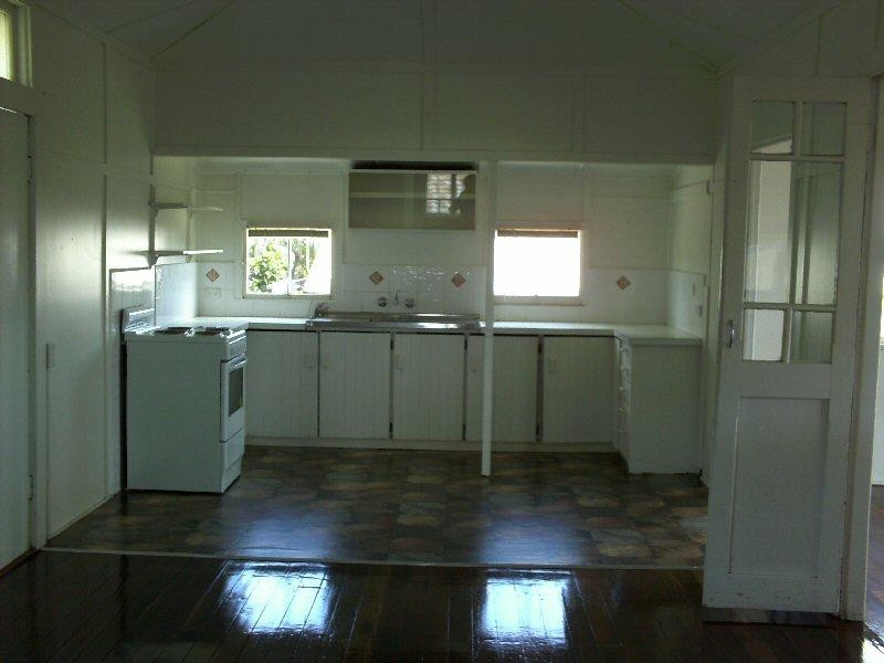 49 Kent Street, Urangan QLD 4655