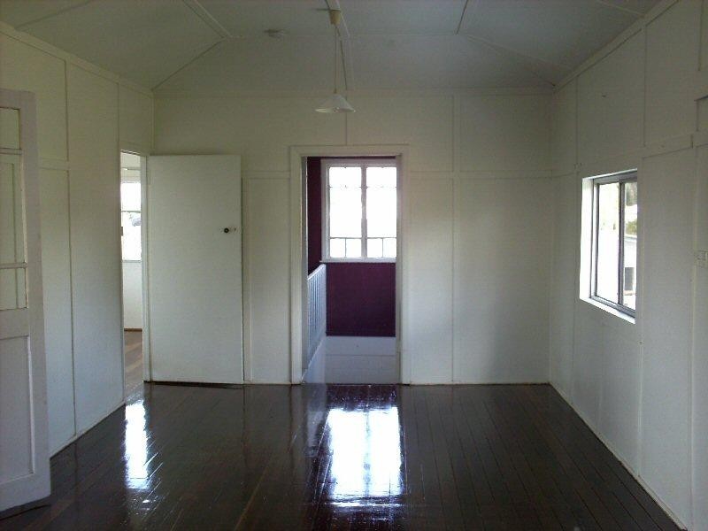 49 Kent Street, Urangan QLD 4655