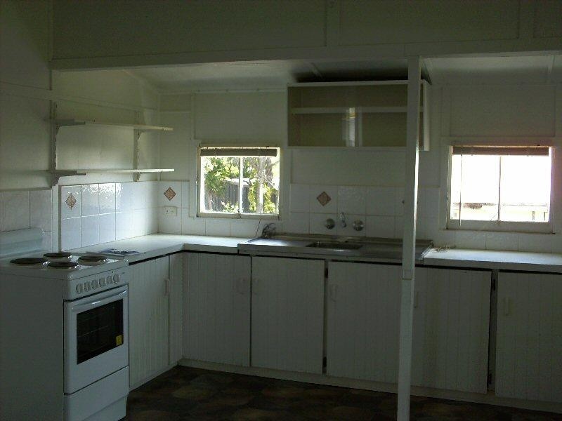 49 Kent Street, Urangan QLD 4655