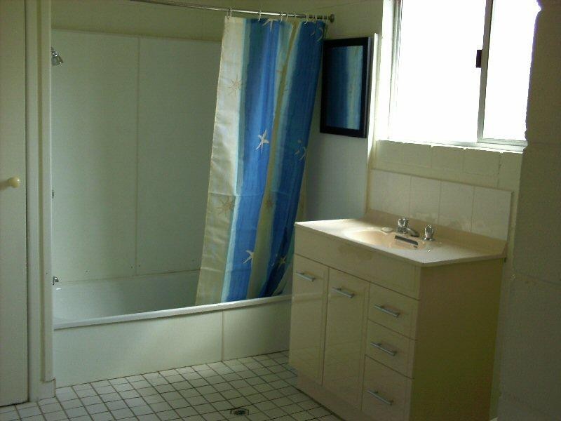 49 Kent Street, Urangan QLD 4655