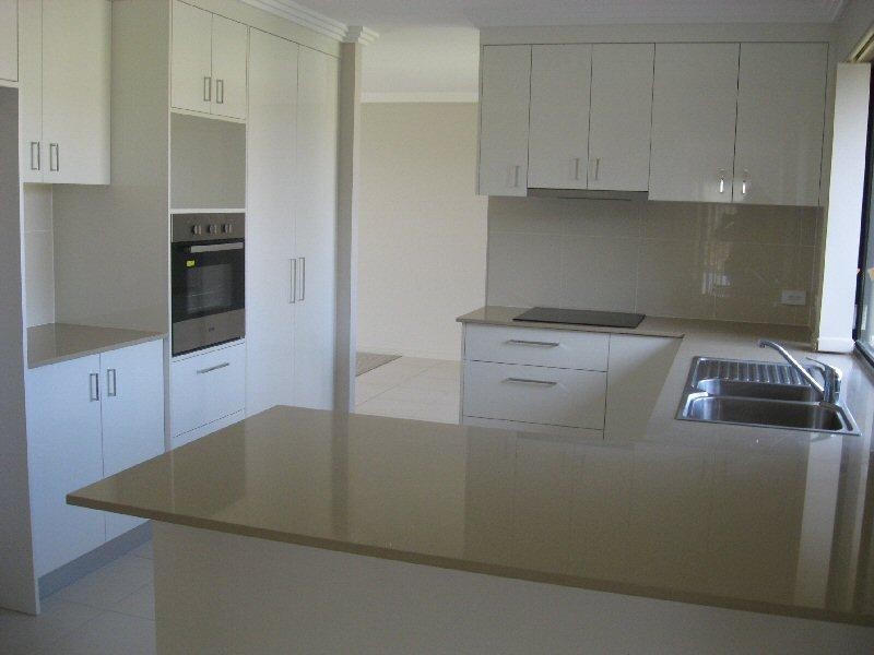 12 Parklink Avenue West, Wondunna QLD 4655
