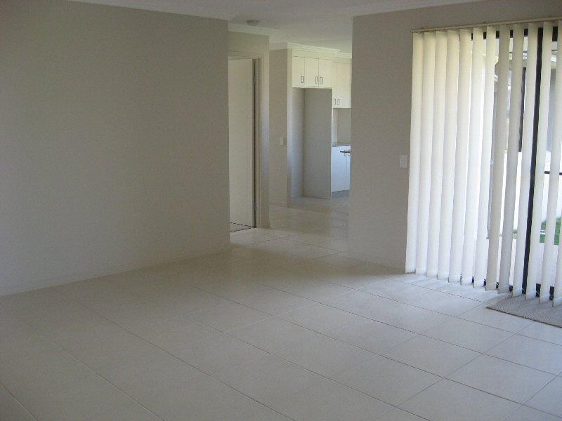 12 Parklink Avenue West, Wondunna QLD 4655