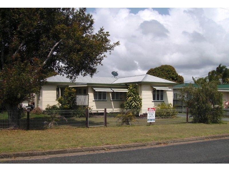 39 Shell Street, Urangan QLD 4655