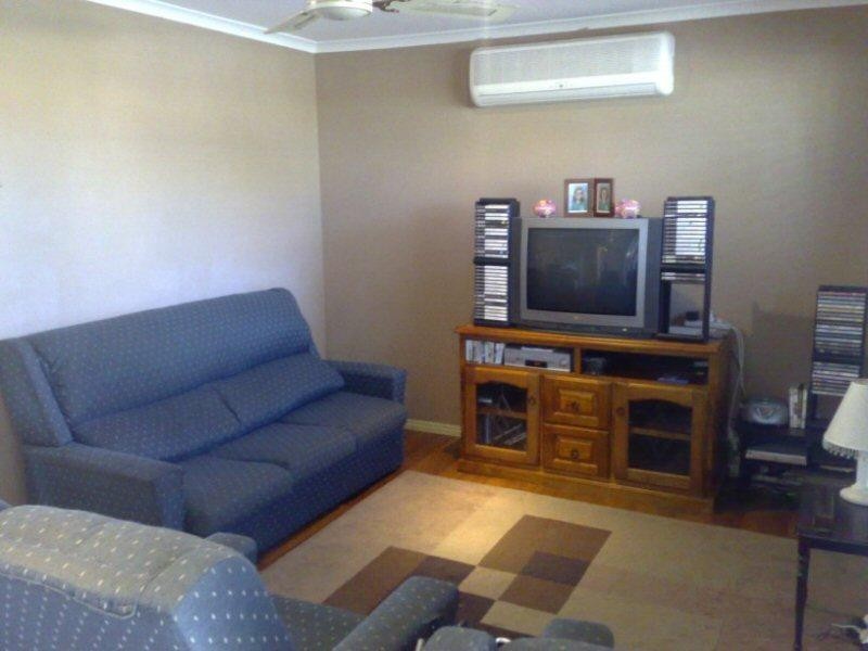 111 Limpus Street, Urangan QLD 4655