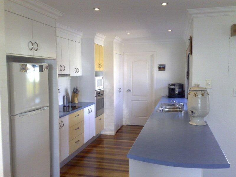 4 Heather Way, Urraween QLD 4655