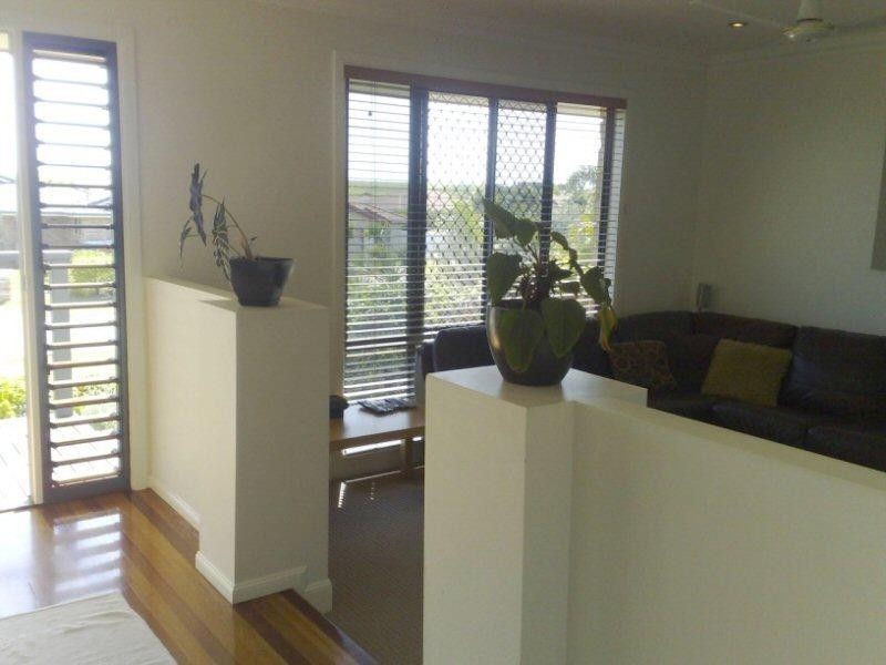 4 Heather Way, Urraween QLD 4655