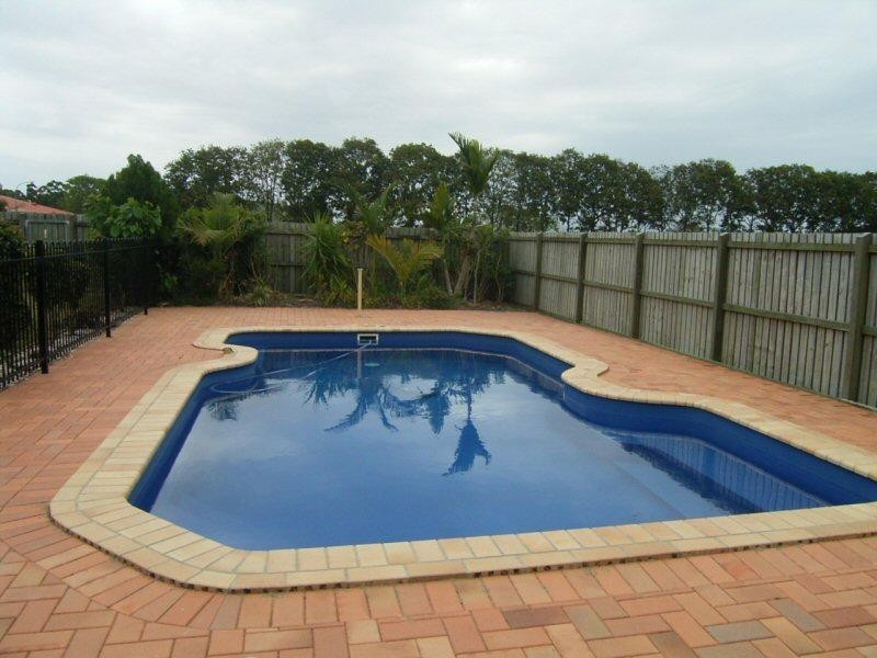 32 Heather Way, Urraween QLD 4655