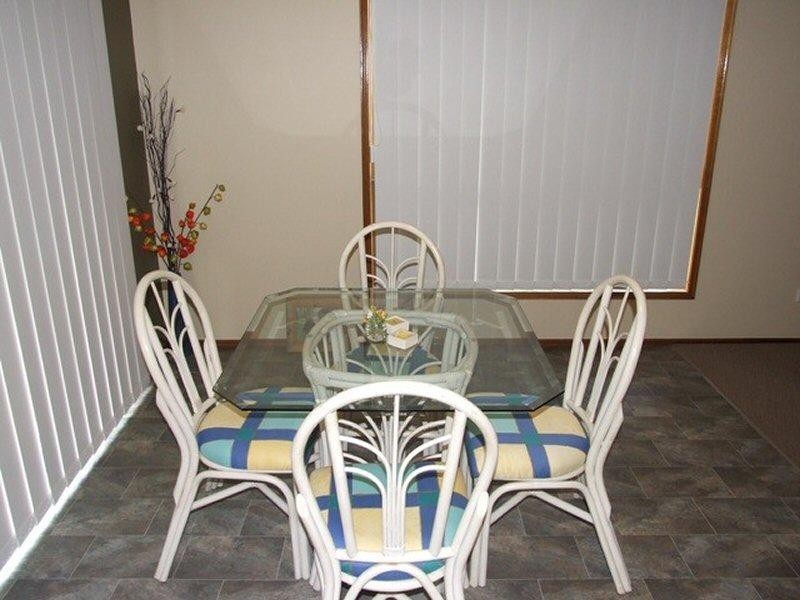 27 North Street, Point Vernon QLD 4655