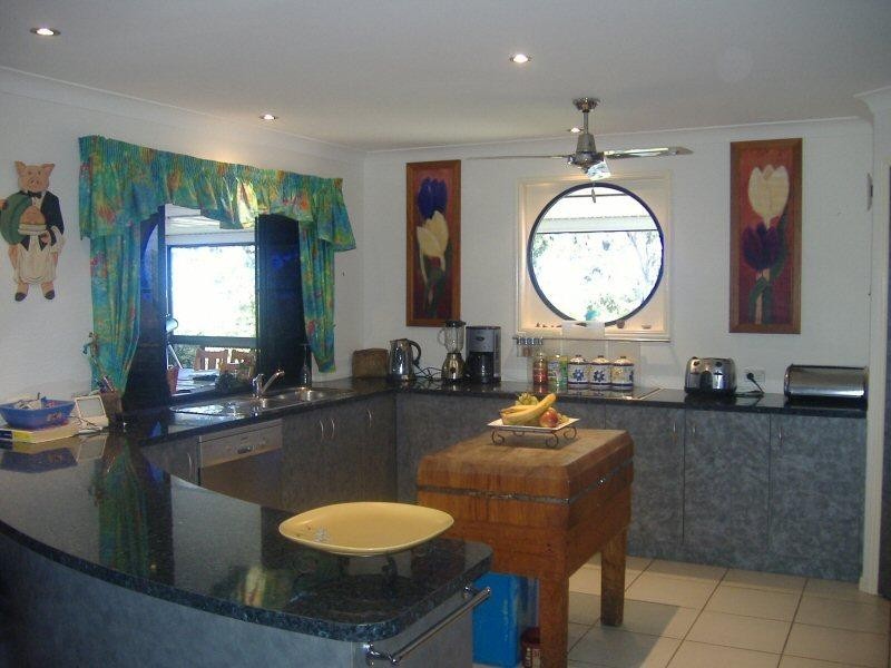 42 Foreshore Drive, Urangan QLD 4655