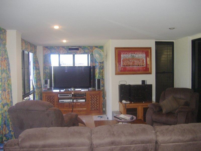 42 Foreshore Drive, Urangan QLD 4655