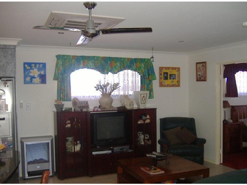 42 Foreshore Drive, Urangan QLD 4655