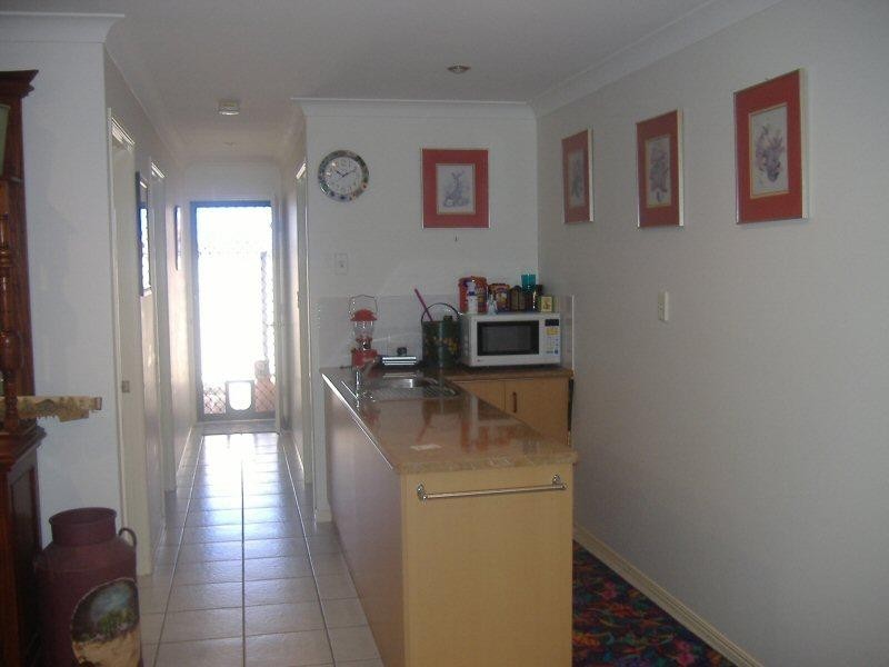 42 Foreshore Drive, Urangan QLD 4655