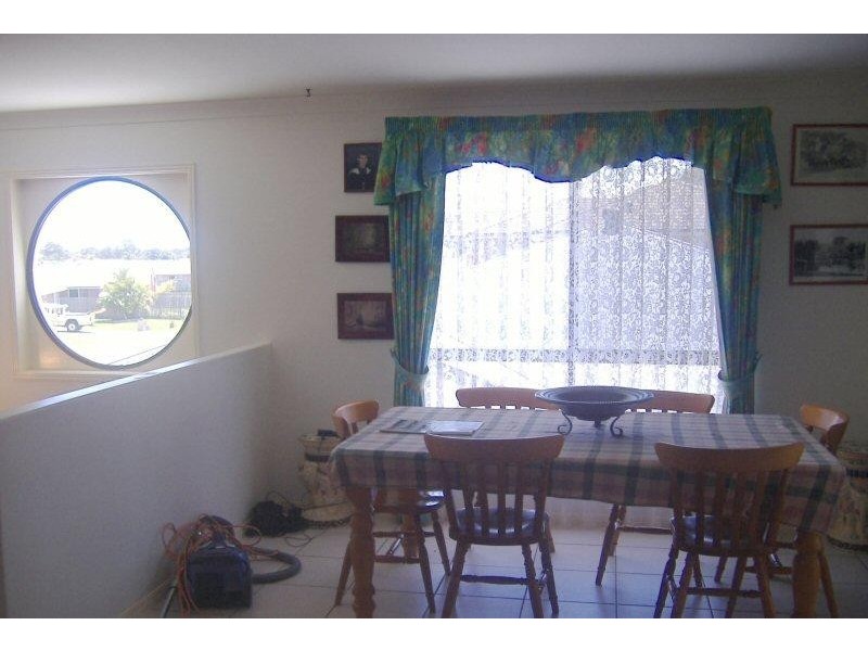 42 Foreshore Drive, Urangan QLD 4655