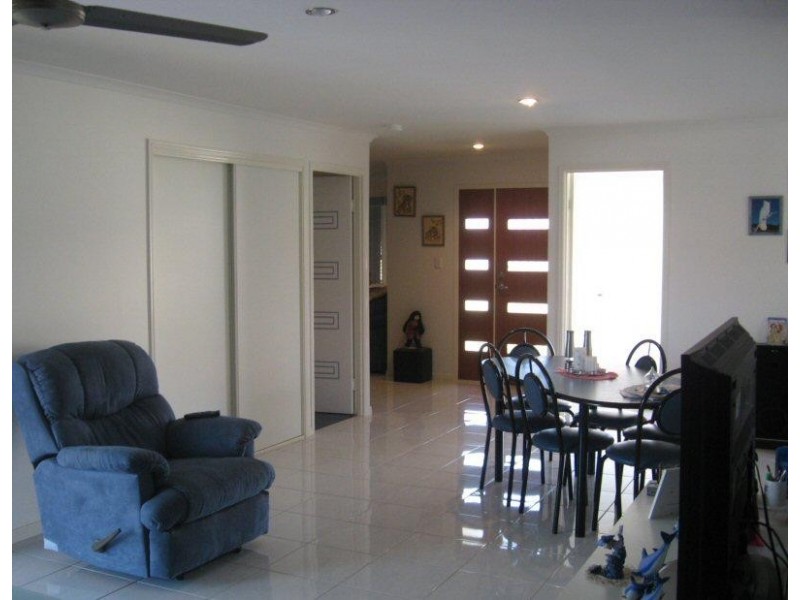6 Moonstone Drive, Urangan QLD 4655
