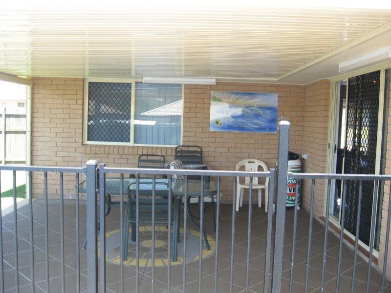6 Moonstone Drive, Urangan QLD 4655